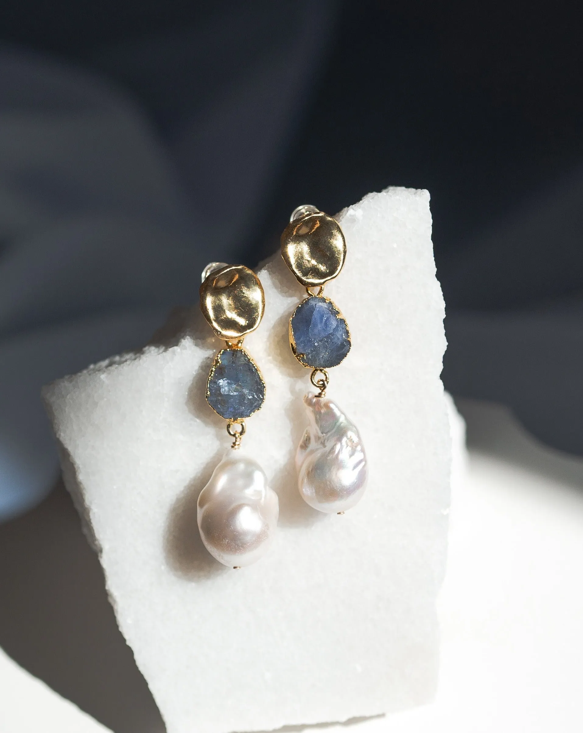 December | Tanzanite Birthstones x Pearls Earrings