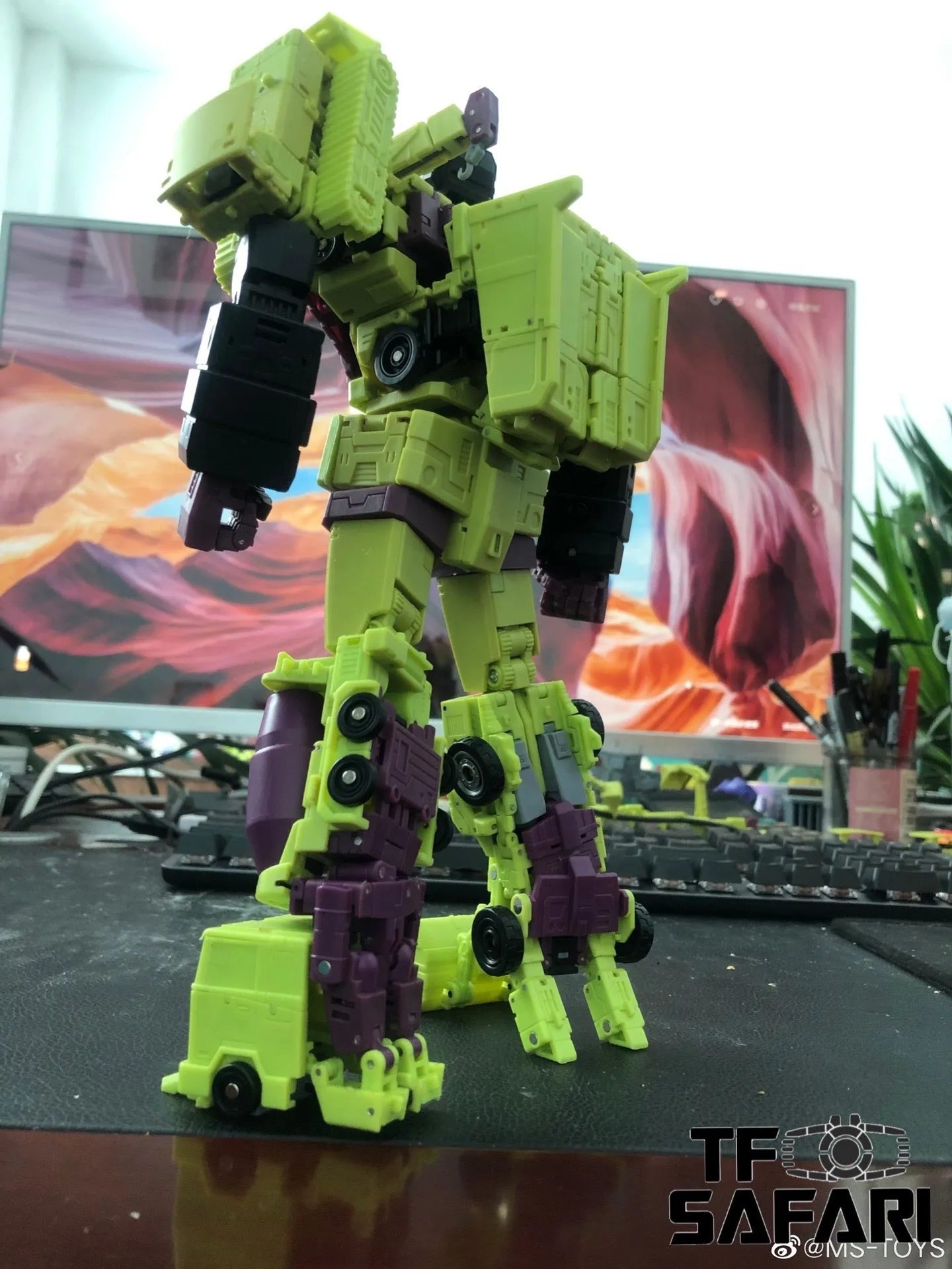 Magic Square MS Toys MS-B37 Shovel Master (Scrapper) & MS-B38 Roller Master (Mixmaster) Constructor Devastator Combiner Set A (2 in 1 set)