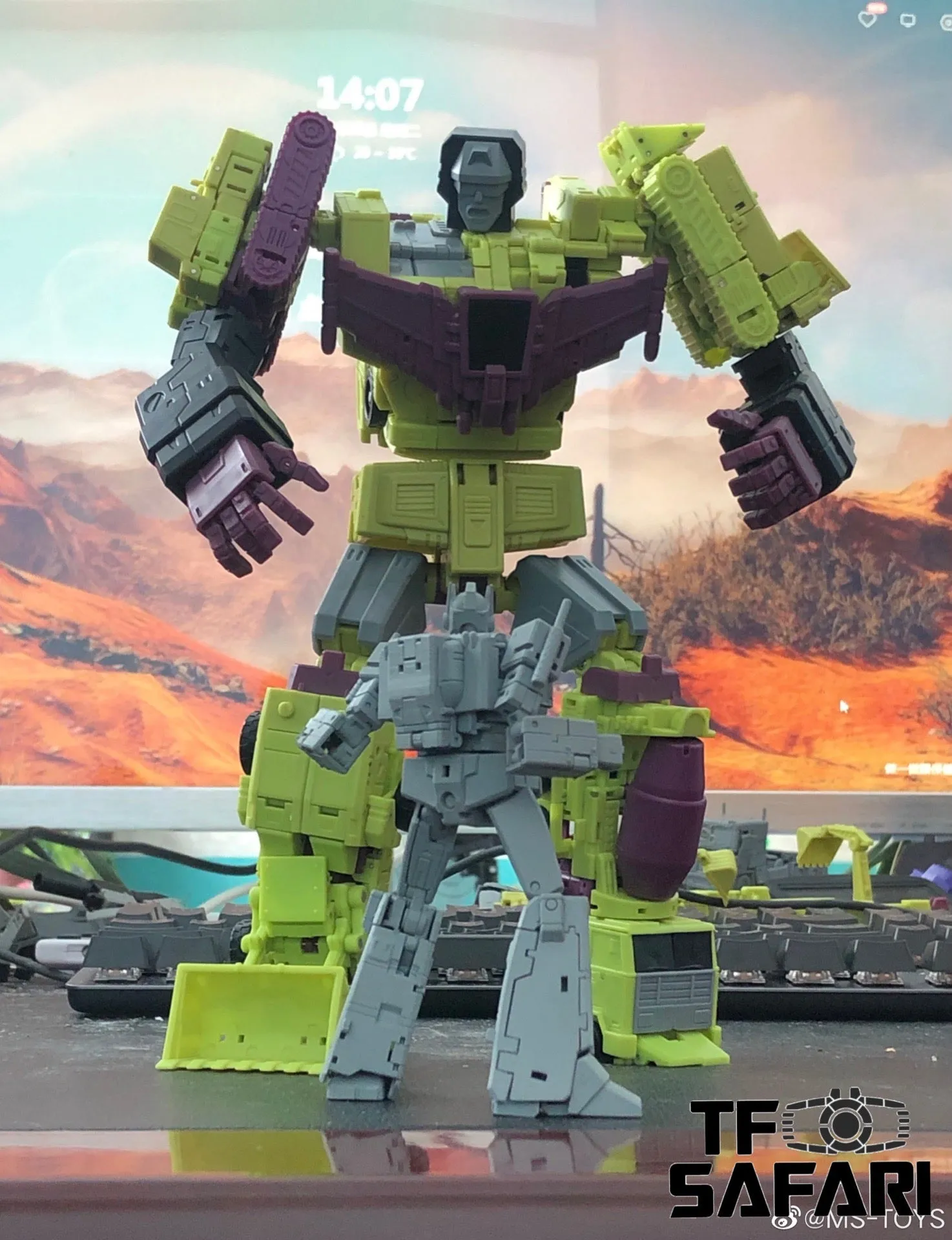 Magic Square MS Toys MS-B37 Shovel Master (Scrapper) & MS-B38 Roller Master (Mixmaster) Constructor Devastator Combiner Set A (2 in 1 set)