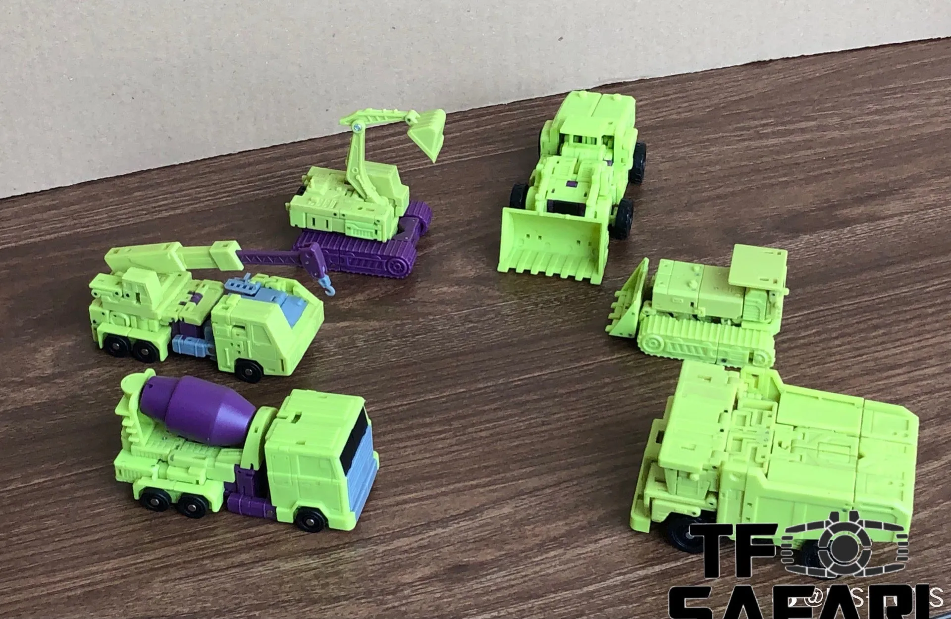 Magic Square MS Toys MS-B37 Shovel Master (Scrapper) & MS-B38 Roller Master (Mixmaster) Constructor Devastator Combiner Set A (2 in 1 set)