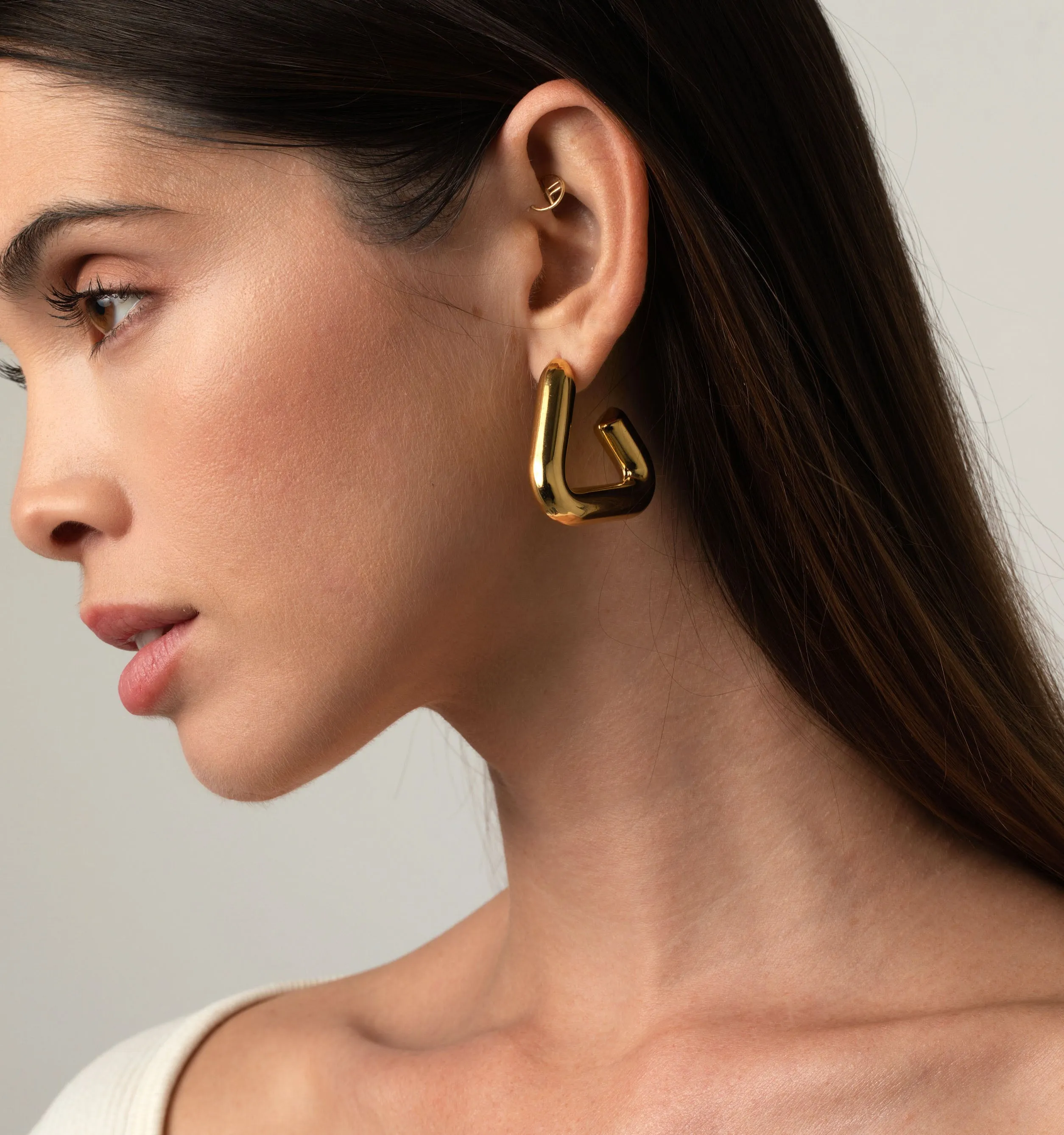 Mila Hoop Earrings