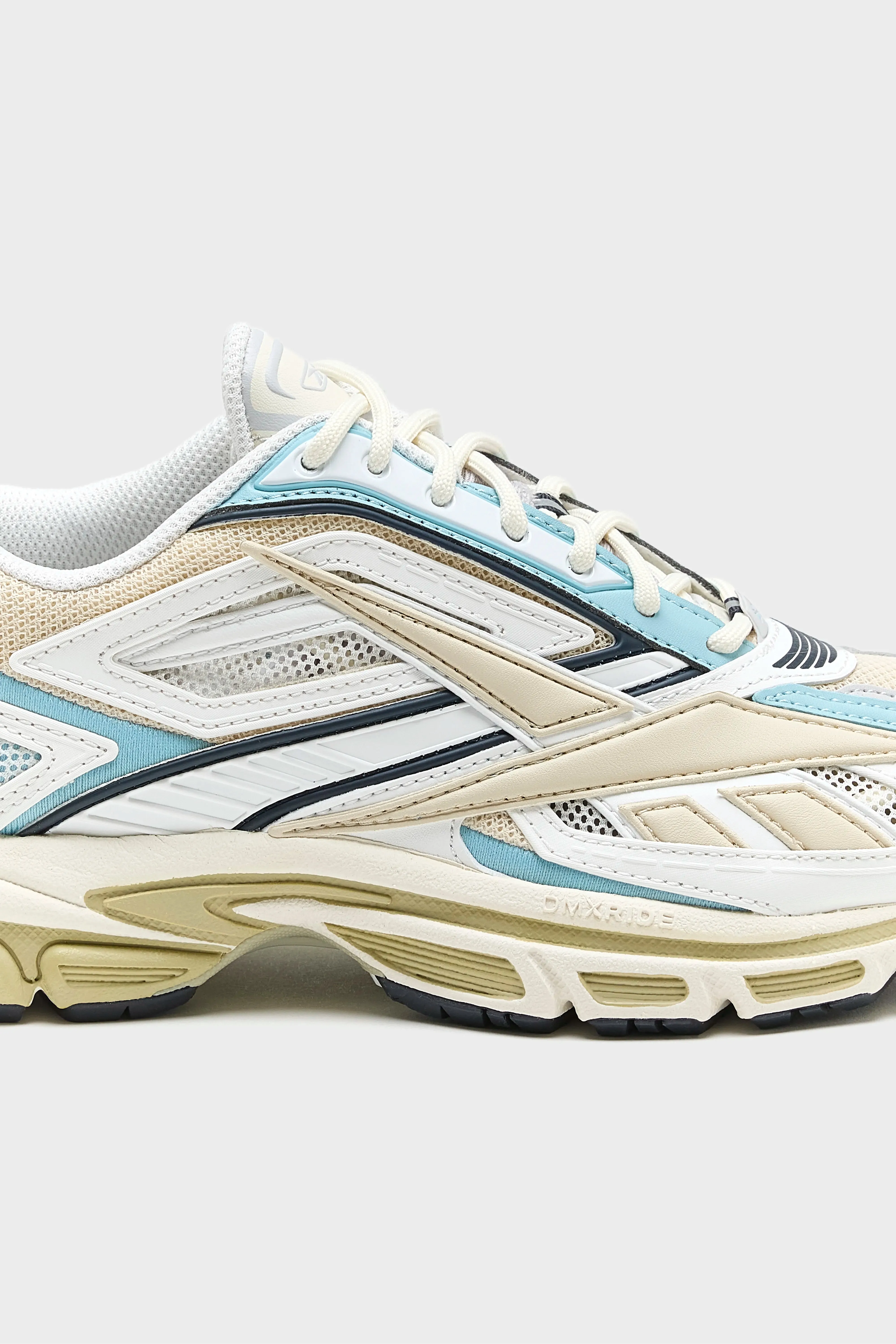 Premier Road Ultra for Women  (251 / W / BEIGE)