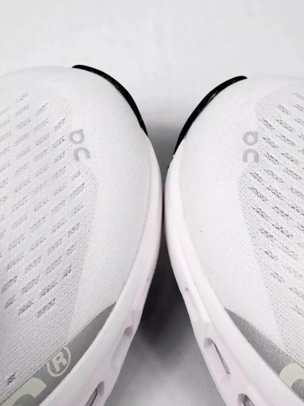 Sepatu Sneakers On Running Cloudmonster Undyed White On